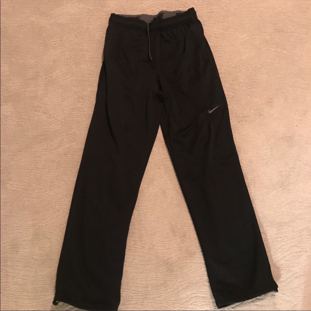 Nike therma-fit joggers